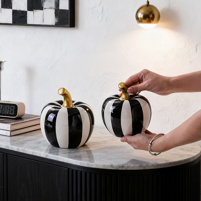 Black and White Striped Cerami - Tv Art And Craft recension och pris